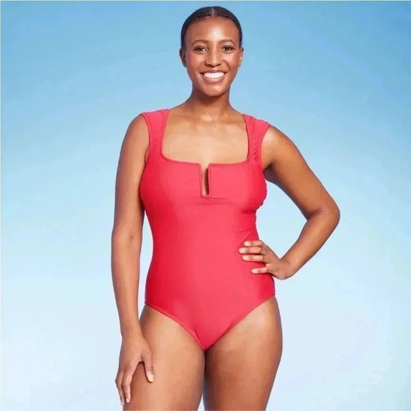 NWT Full Coverage Tummy Control
Cap Sleeve U-Wire One Piece Swimsuit - K… - Picture 2 of 6